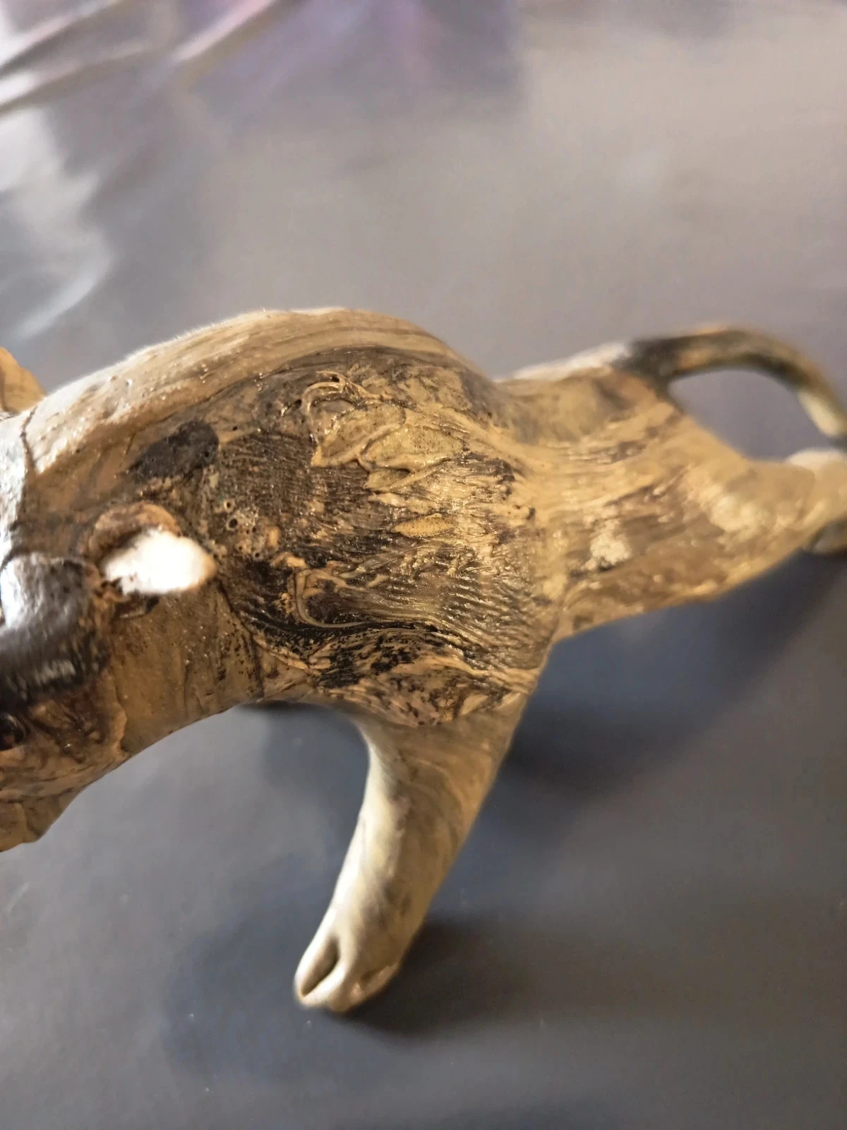 Figurino de touro em concha de ostra – photo 3